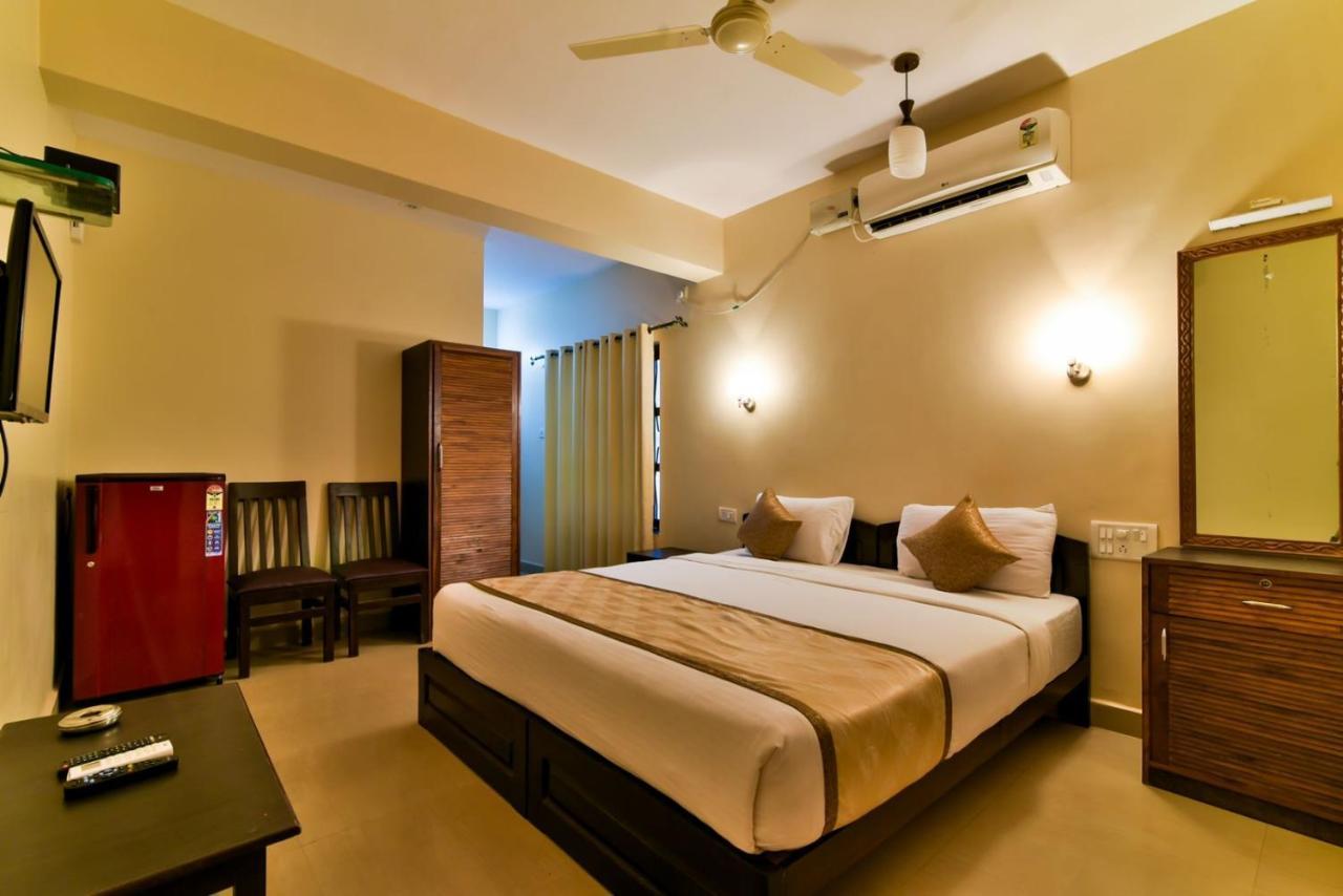 Baga Fantacia Beach Inn Калангуте Екстериор снимка