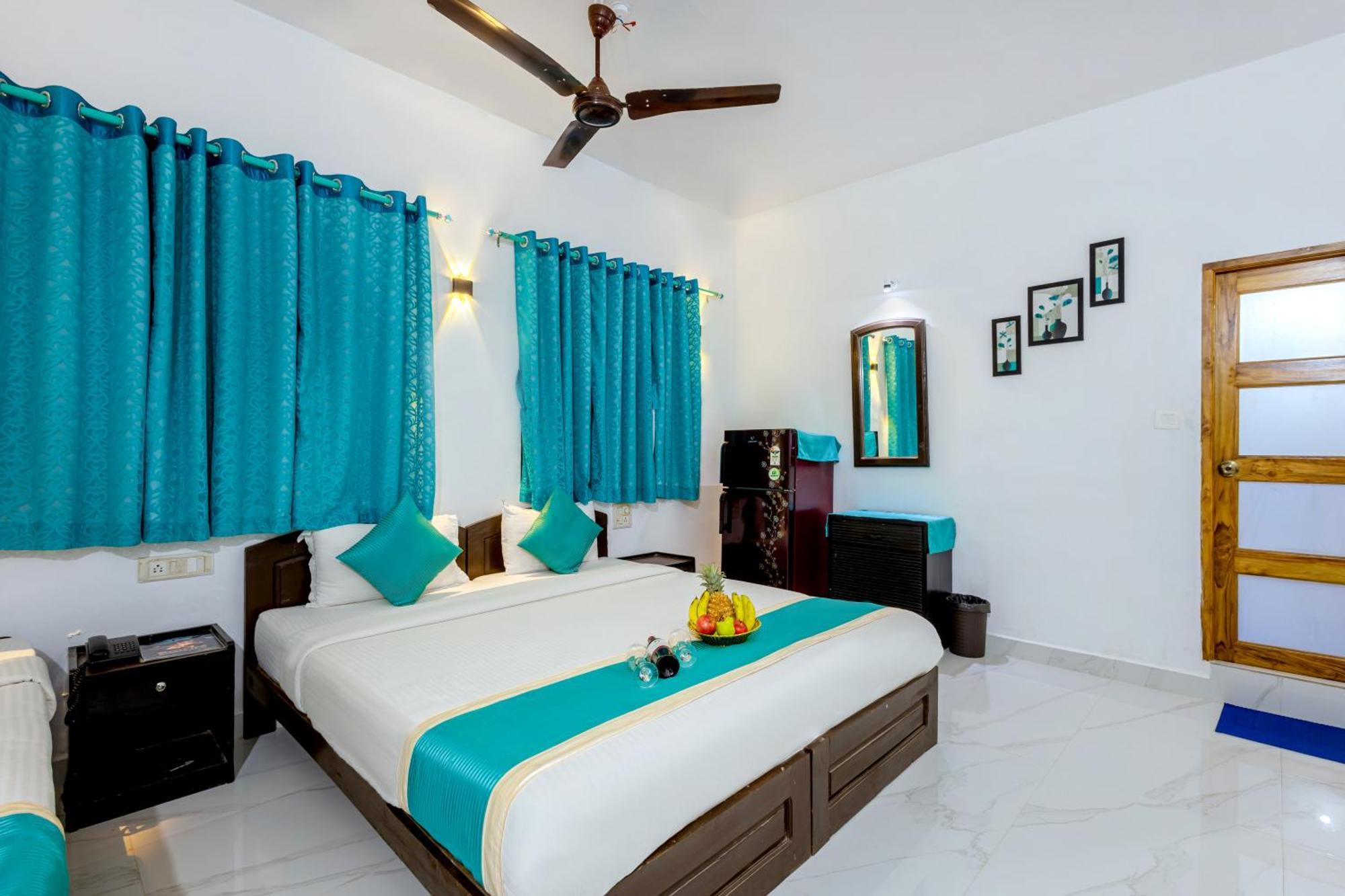 Baga Fantacia Beach Inn Калангуте Екстериор снимка