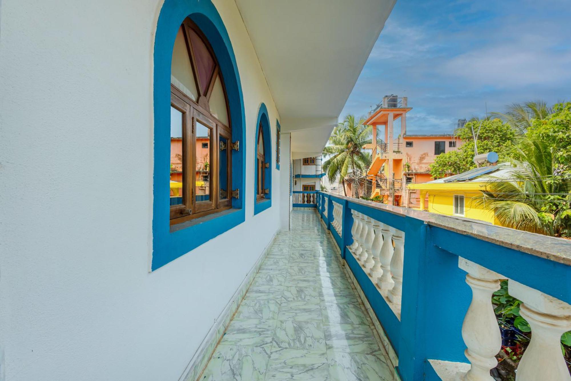 Baga Fantacia Beach Inn Калангуте Екстериор снимка