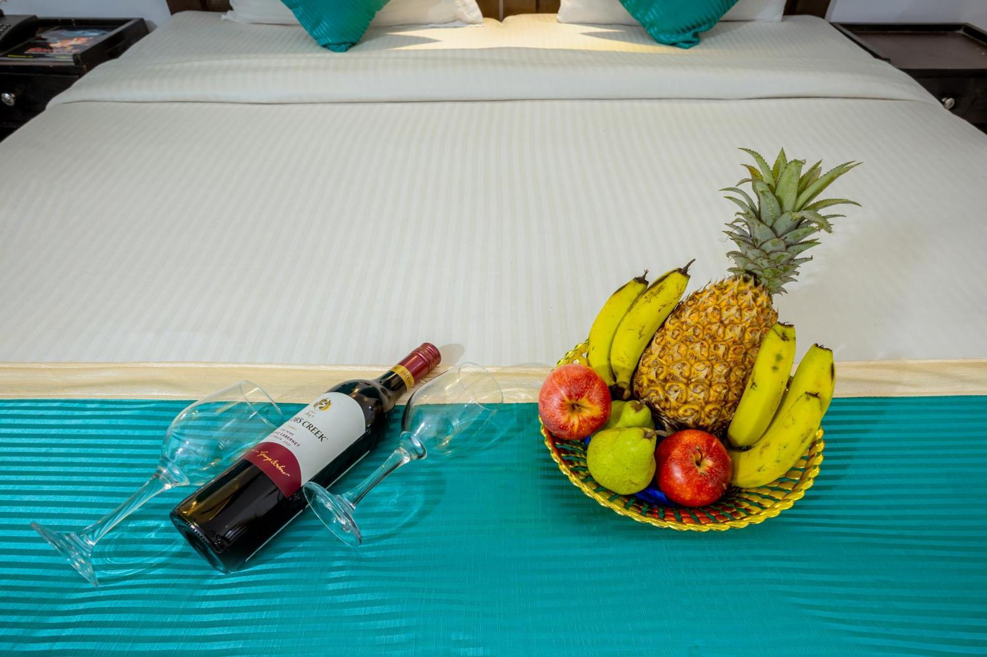 Baga Fantacia Beach Inn Калангуте Екстериор снимка