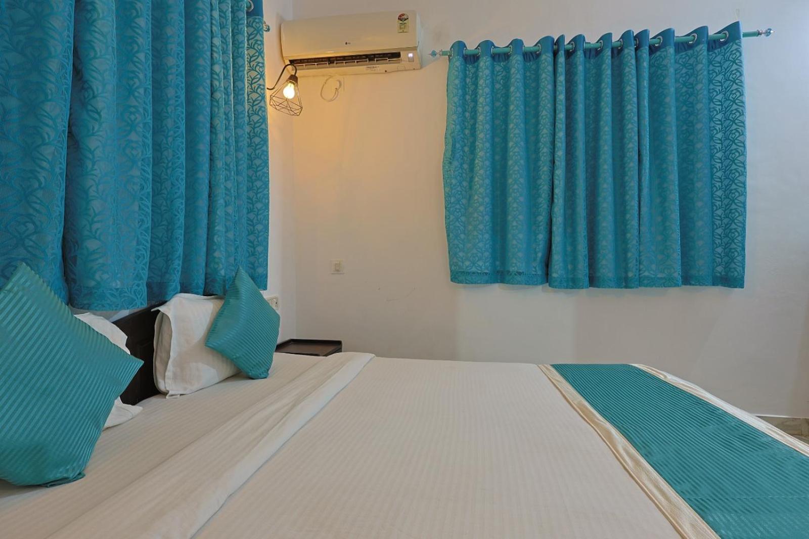 Baga Fantacia Beach Inn Калангуте Стая снимка