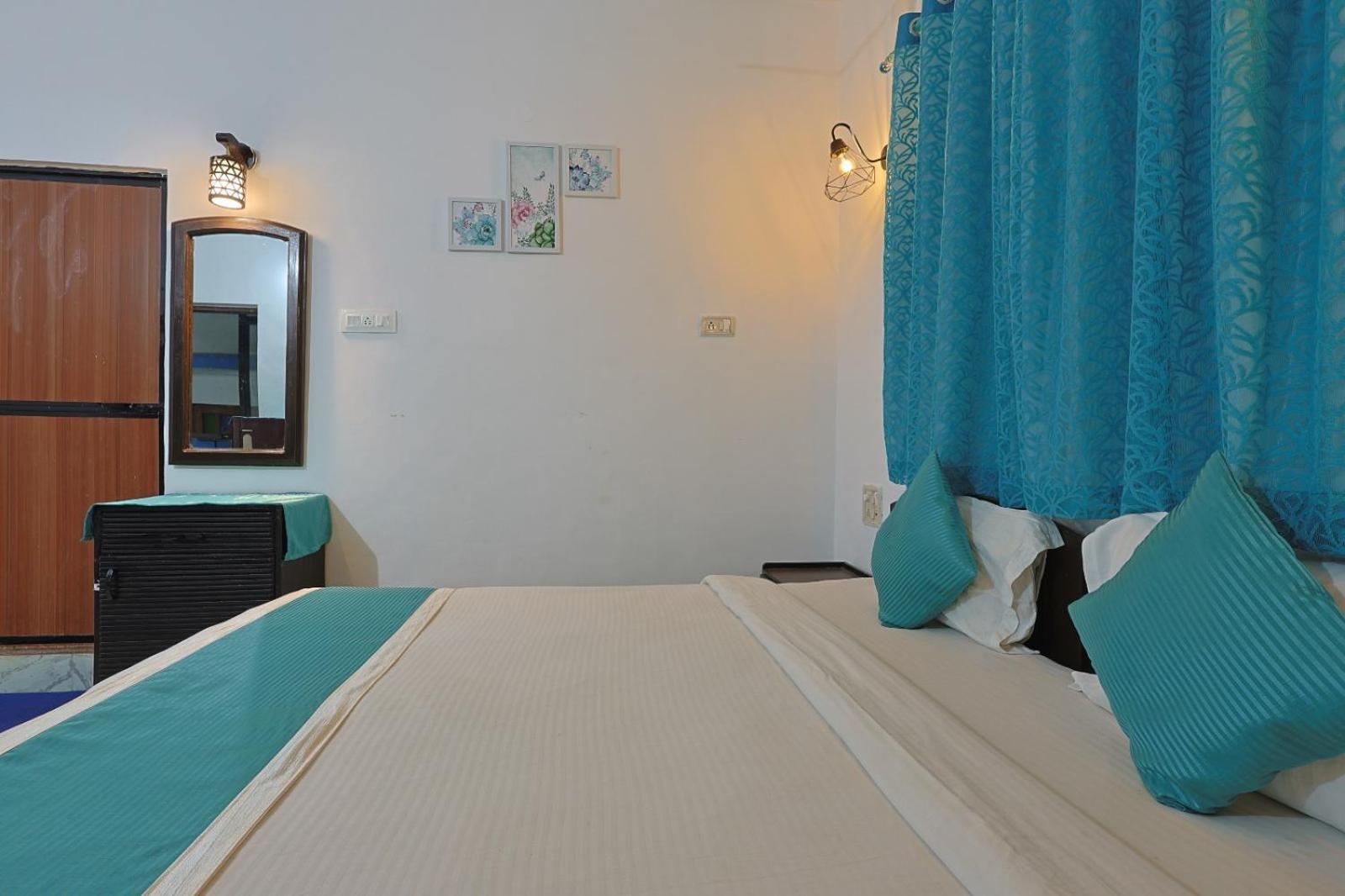 Baga Fantacia Beach Inn Калангуте Стая снимка