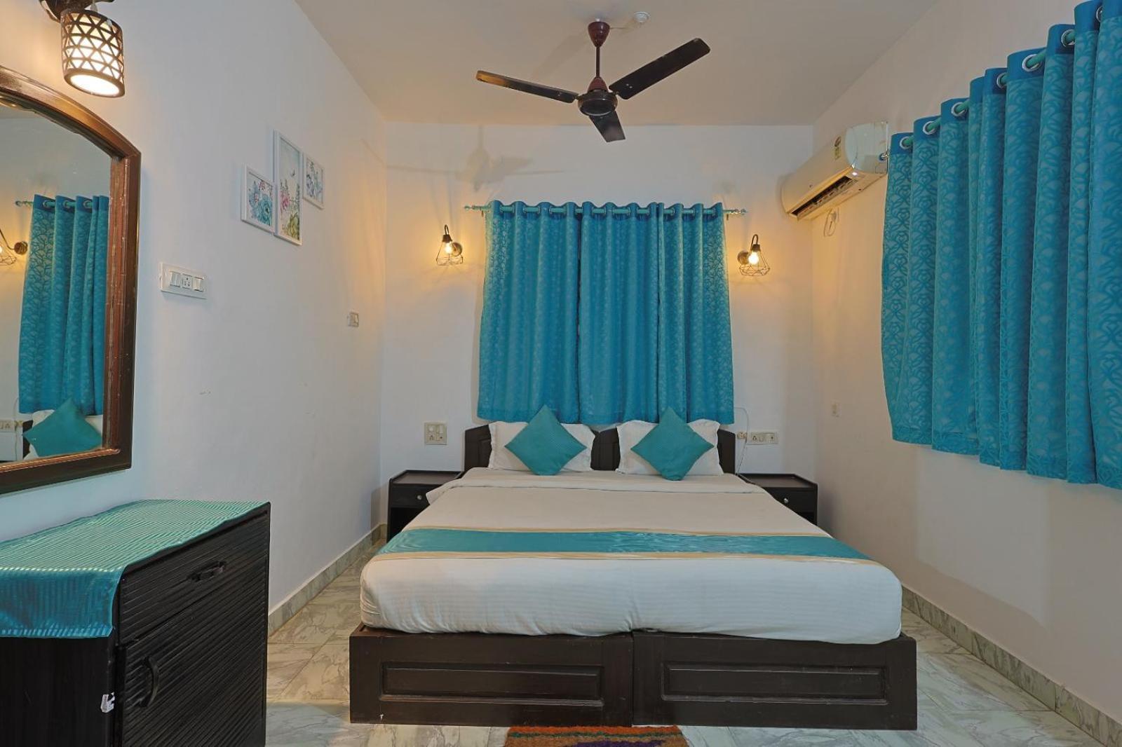 Baga Fantacia Beach Inn Калангуте Стая снимка