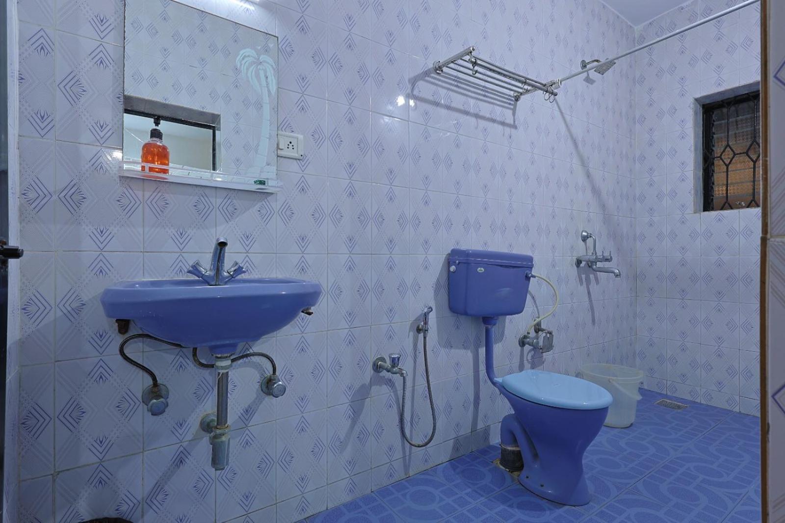 Baga Fantacia Beach Inn Калангуте Стая снимка