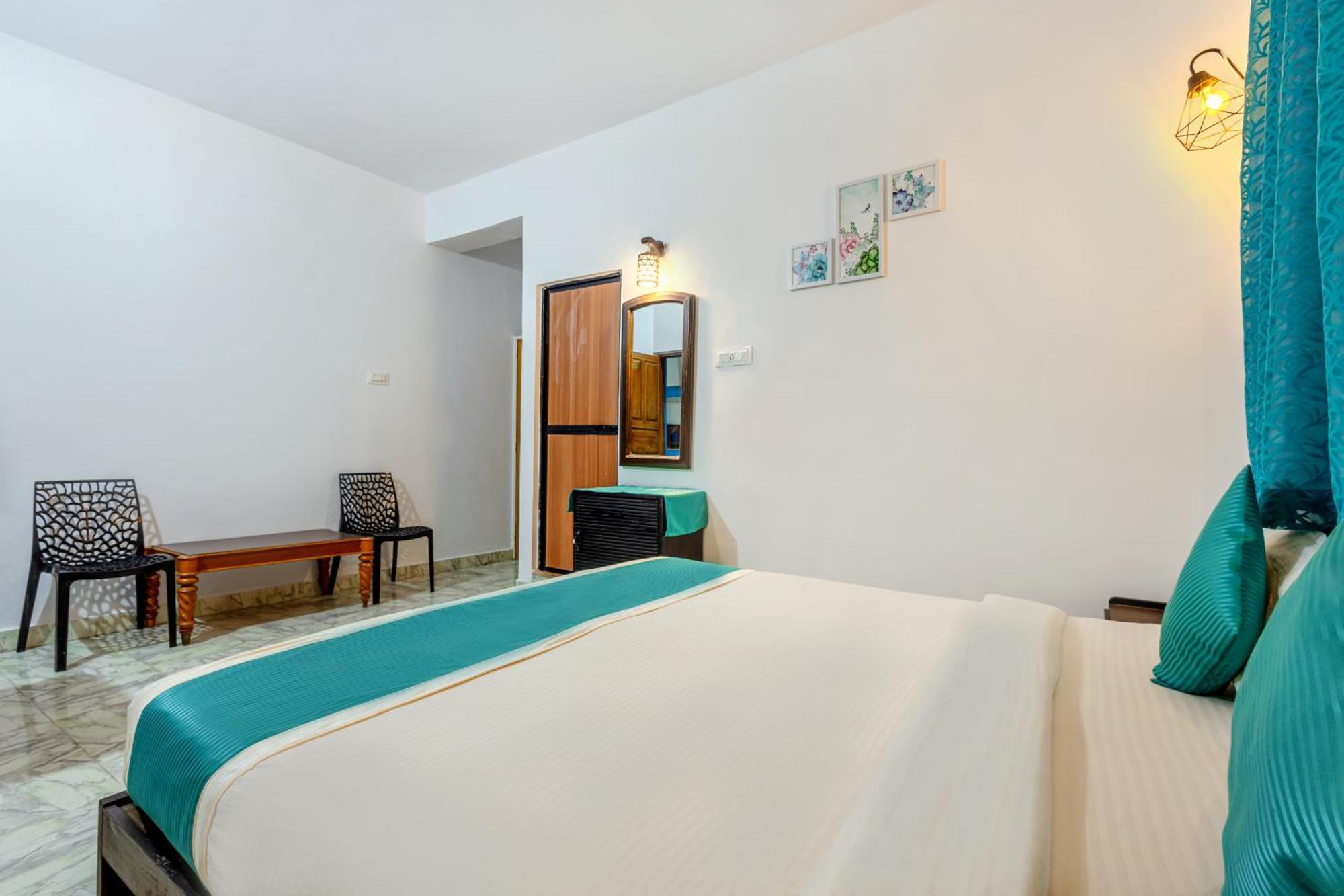 Baga Fantacia Beach Inn Калангуте Стая снимка